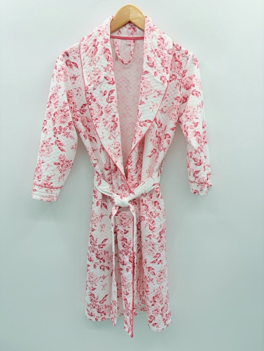 Body Touch Womens Size S/M Quilted Floral Print 3/4 Sleeve Short‎ Robe in White